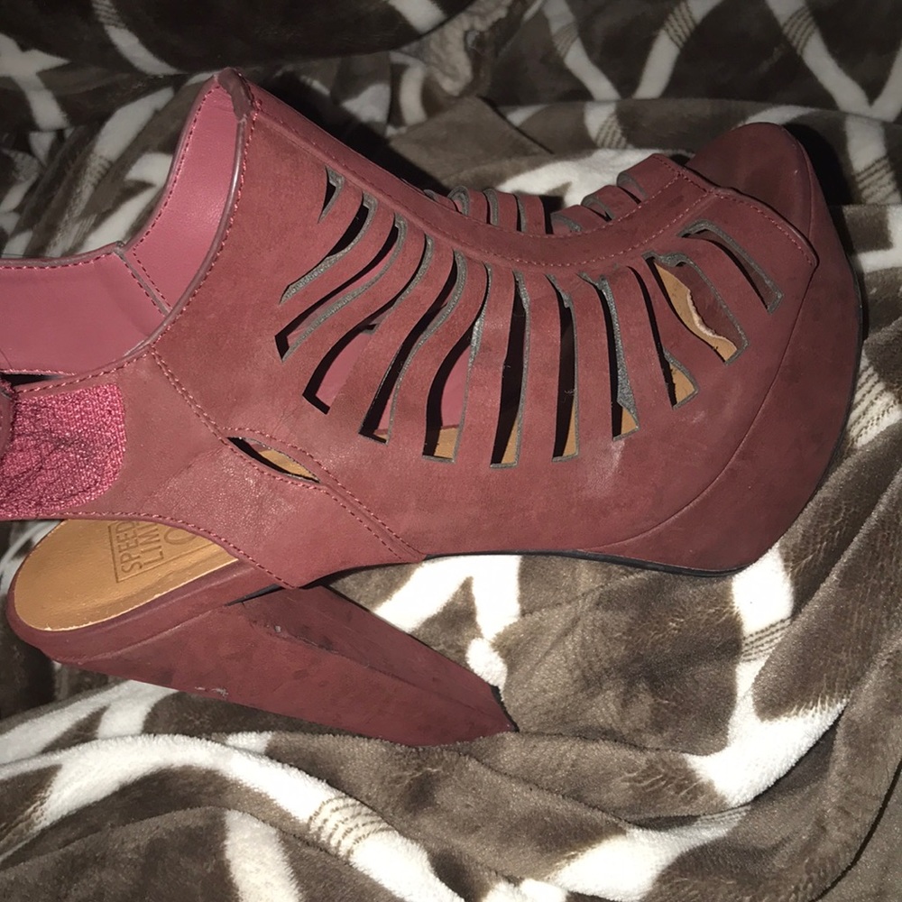 Pumps - Picture 2 of 3